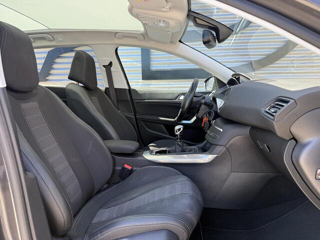 Peugeot 308 SW 1.2 PureTech Allure Navi|Clima|Cruise|Pano|Carplay|PDC V+A|D-riem vv in 2023|N.A.P|APK tot 10-2027