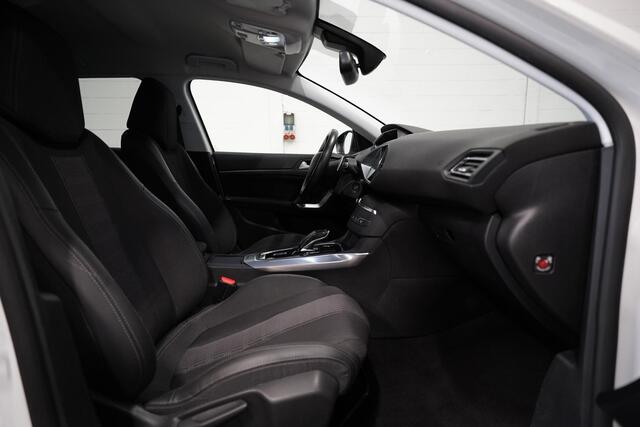 Peugeot 308 SW 1.2 PureTech Allure | Stoelverwarming | Navi | Parkeersensoren | All-season