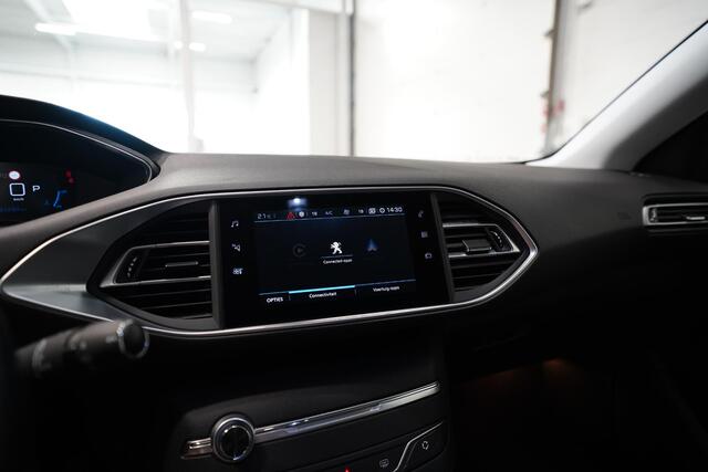 Peugeot 308 SW 1.2 PureTech Blue Lease Allure | Stoelverwarming | Navi | Camera| LED | All-season