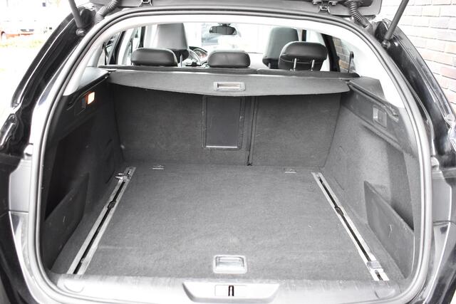 Peugeot 308 SW 1.2 PureTech Blue Lease Premium