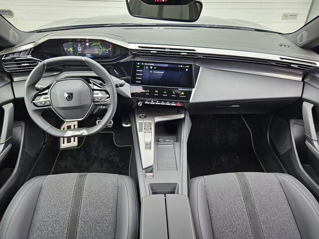 Peugeot 308 GT 136PK Hybrid Automaat / Fabrieksgarantie tot 28-3-2027 / Adaptief Cruise Control / Achteruitrijcamera / Apple Carplay & Android Auto / Climate Control / Navigatie /