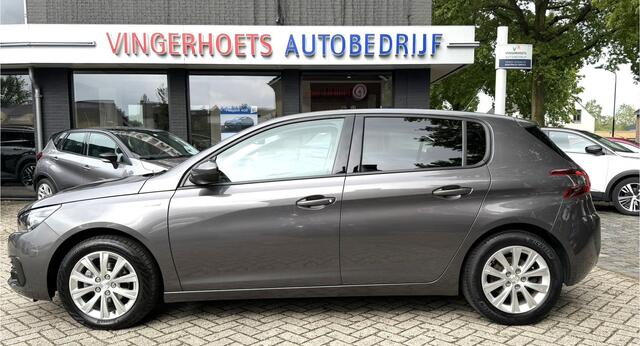Peugeot 308 Style 110 Pk Benzine 5-Deurs * KJK-71-X * Hele Mooie ! * Navigatie * Climate & Cruise Control * Achteruitrij Parkeer Camera * DAB Radio * L.M. Velgen * Vingerhoets; Vierde Generatie Eersteklas Service. Al meer dan 100 jaar een begrip in de Brabantse Kempe