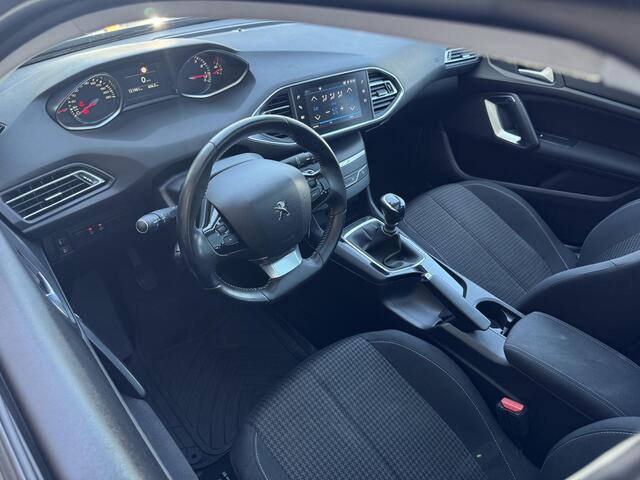 Peugeot 308 SW 1.2 PureTech Blue Lease Executive NL-AUTO | PANODAK | RIEM V.V. | NAVI