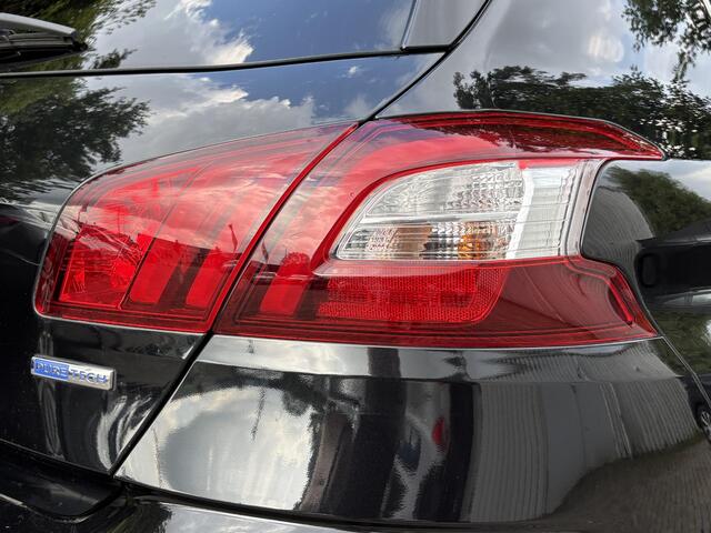 Peugeot 308 1.2 PureTech Allure - Navigatie - Climate Controle - Parkeersens V+A met Camera