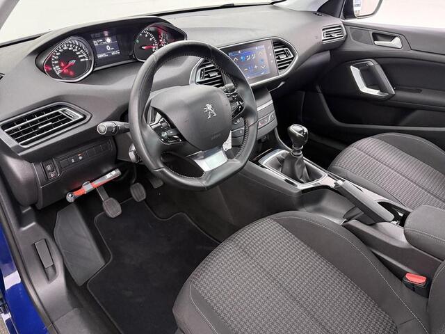 Peugeot 308 SW 1.2T Blue Lease Executive Pano/4S.Banden/Trekhaak