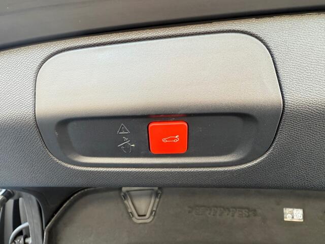 Peugeot 408 1.2 PureTech GT 130 / Camera / Elek. stoelen / PDC / Stoelverw.