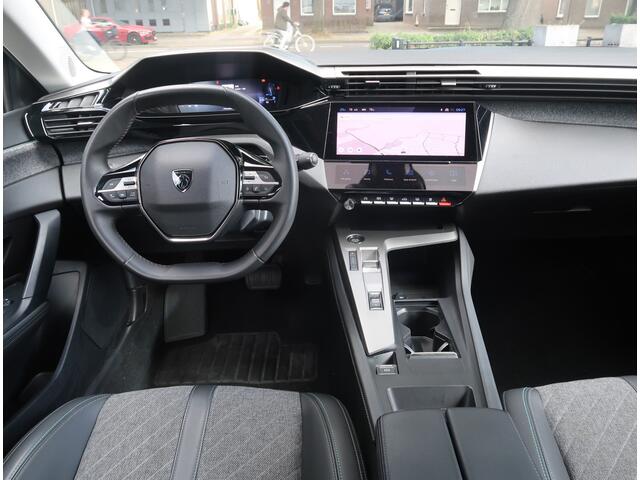 Peugeot 408 * 100% Benzine 130 Pk EAT8 * AUTOMAAT * Hele Mooie * Navigatie * Keyless Start * Camera * Climate & Cruise Control * L.M. Velgen * 1/2 Leder Interieur * Vingerhoets; Vierde Generatie Eersteklas Service !