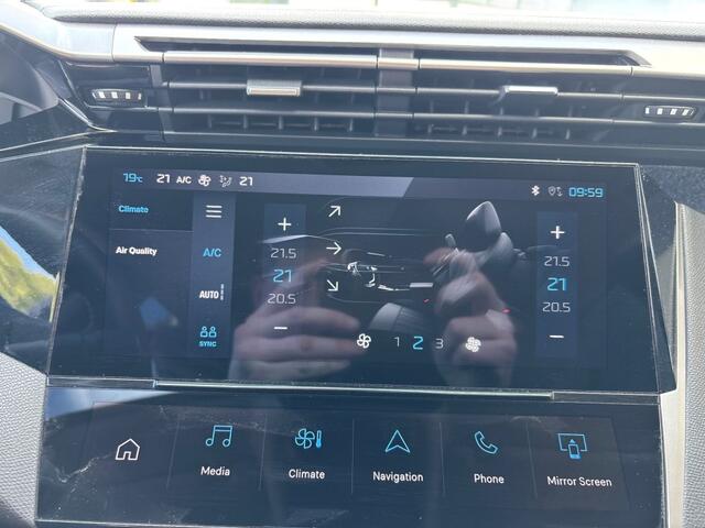 Peugeot 408 1.2 PURETECH ALLUREPACK AUTOMAAT 130PK NAVI CLIMA PDC-CAMERA