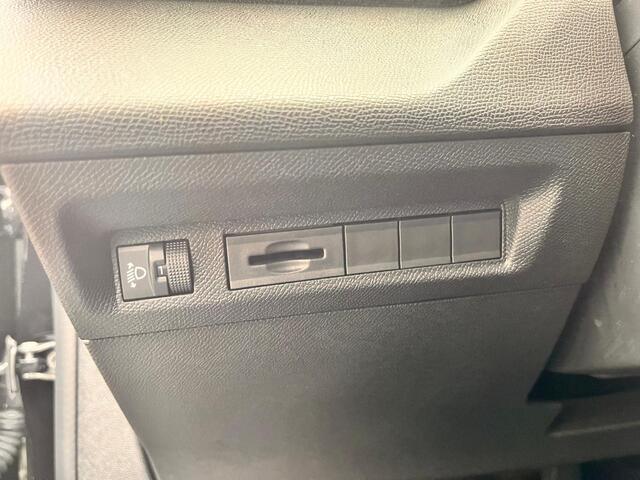 Peugeot 408 1.2 Hybrid 136 e-DCS6 Allure