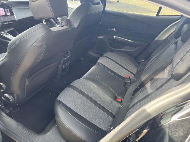 Peugeot 408 1.2 PureTech Allure 130 EAT8 Carplay / Led / Camera / Cruise / Clima