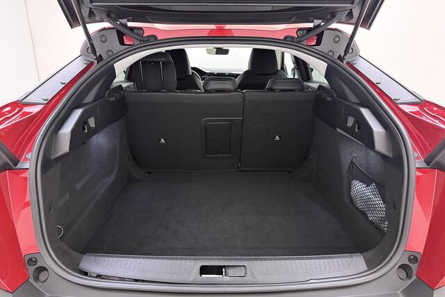 Peugeot 408 1.2 Hybrid 145 e-DCS6 Allure 1e Eigenaar l Dealer Onderhouden l Wireless Apple Carplay & Android Auto l TomTom Navigatie l DAB l Bluetooth l PDC l Camera l LED l Lichtmetalen Velgen
