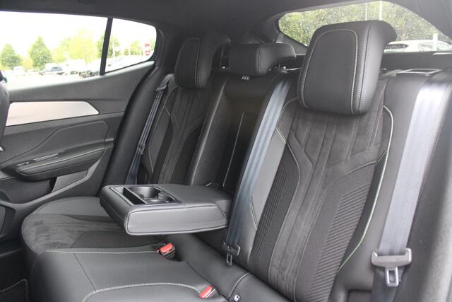 Peugeot 408 1.6 HYbrid 225PK EAT8 GT | PANORAMA SCHUIF/KANTEL DAK | FOCAL PREMIUM AUDIO SYSTEM | STUUR VERWARMING | SFEER VERLICHTING | 20" LICHTMETALEN VELGEN | ELEKTRISCH BEDIENBARE ACHTERKLEP | LED MATRIX KOPLAMPEN | 360° CAMERA | PARKEERSENSOREN VOOR + ACHTER | D