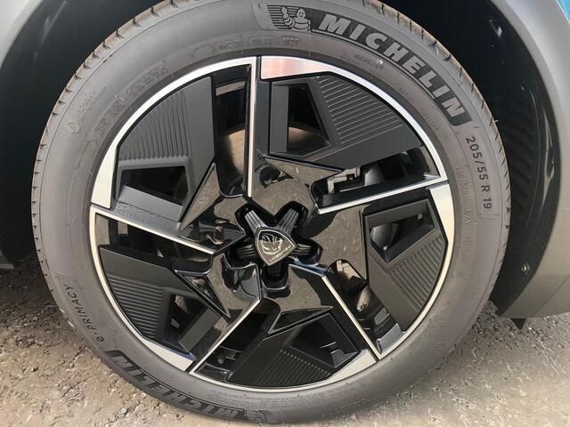 Peugeot 408 1.6 HYbrid 225 EAT8 Allure Avantage | DEMO VOORDEEL: ¤ 7.260,- | Plug In Hybrid | Navigatie | Camera 360 | Climate Control | Keyless Entry - Start | Parkeersensoren | LED Verlichting