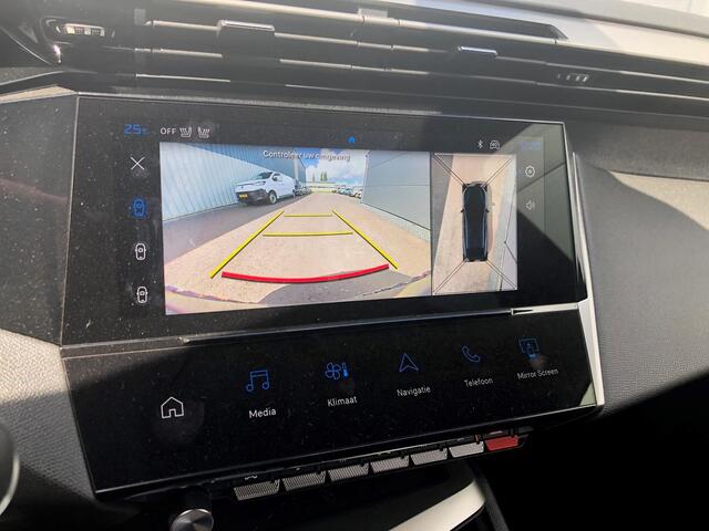 Peugeot 408 1.6 HYbrid 225 EAT8 Allure Avantage | DEMO VOORDEEL: ¤ 7.260,- | Plug In Hybrid | Navigatie | Camera 360 | Climate Control | Keyless Entry - Start | Parkeersensoren | LED Verlichting