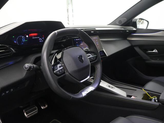 Peugeot 408 1.6 HYbrid GT 225 EAT8 First Edition | Trekhaak Elektr.| Navigatie | Parkeercamera 360° | Panoramadak | Cruise Control Adaptief | Keyless Go | Elektr. Achterklep |