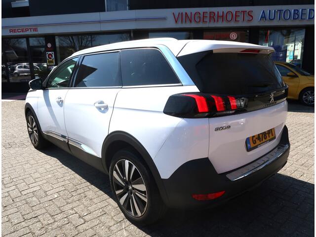 Peugeot 5008 Superluxe 7-Persoons 130 Pk Benzine * Open Schuifdak * 1/2 Lederen Interieur * Voor en Achter Parkeersensoren * Climate & Cruise Control * L.M. Velgen * Apple Car Play & Android Auto voor Google Maps & Spotify * Vingerhoets; Vierde Generatie Eersteklas Se