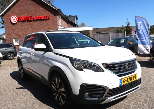 Peugeot 5008 Superluxe 7-Persoons 130 Pk Benzine * Open Schuifdak * 1/2 Lederen Interieur * Voor en Achter Parkeersensoren * Climate & Cruise Control * L.M. Velgen * Apple Car Play & Android Auto voor Google Maps & Spotify * Vingerhoets; Vierde Generatie Eersteklas Se