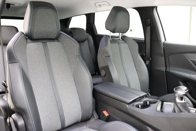 Peugeot 5008 1.2 PureTech 130pk Allure Pack Business | Verwarmde voorstoelen |Trekhaak afneembaar | Navigatie | Apple Carplay/Android Auto