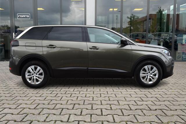 Peugeot 5008 1.2 PureTech Active 7p | DAB | Carplay | 17 Inch |