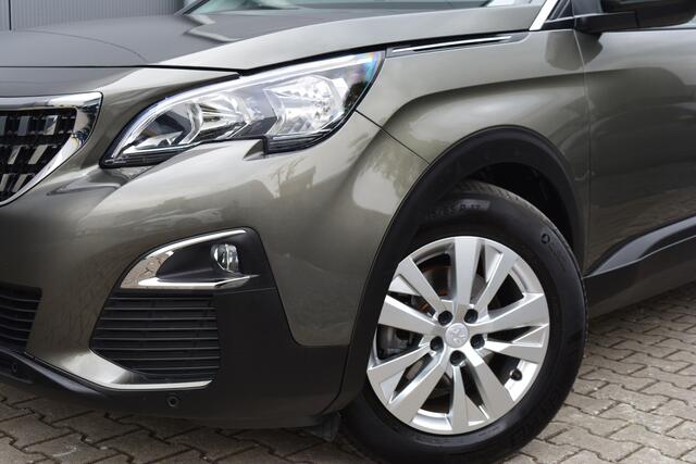 Peugeot 5008 1.2 PureTech Active 7p | DAB | Carplay | 17 Inch |