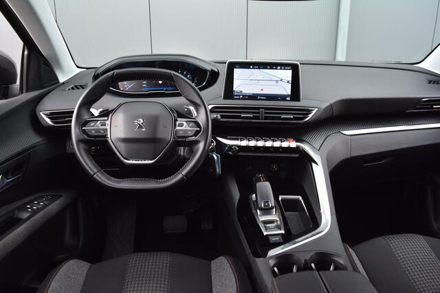 Peugeot 5008 1.2 PureTech Active 7p | DAB | Carplay | 17 Inch |