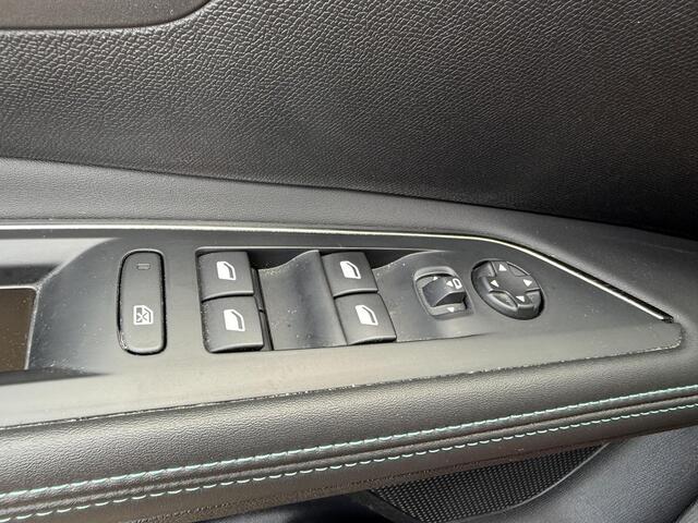 Peugeot 5008 1.2 PureTech Allure Pack Business Navi/Camera/Dode Hoekbewaking/Trekhaak/GEEN AFLEVERKOSTEN