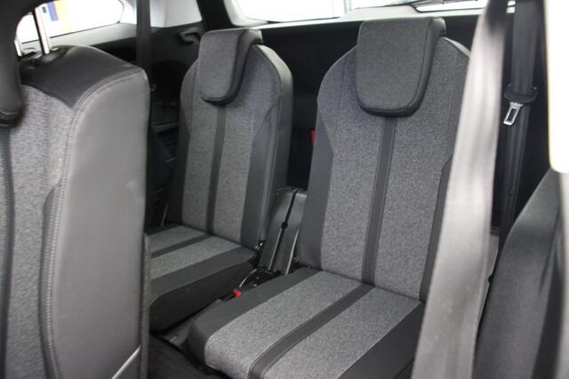 Peugeot 5008 1.2 PureTech Premium 7 Persoons - Carplay, Digital Cockpit, Half Leer, Camera