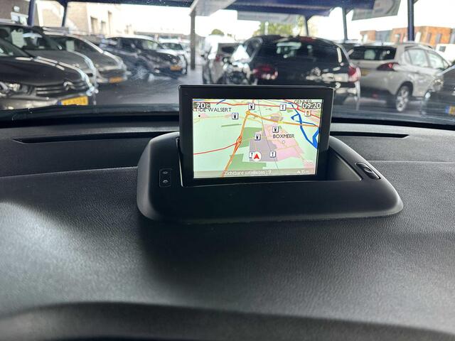 Peugeot 5008 1.2 PureTech Style 7p. Trekhaak | Cruise | Navi | Achteruitrijcamera | NAP