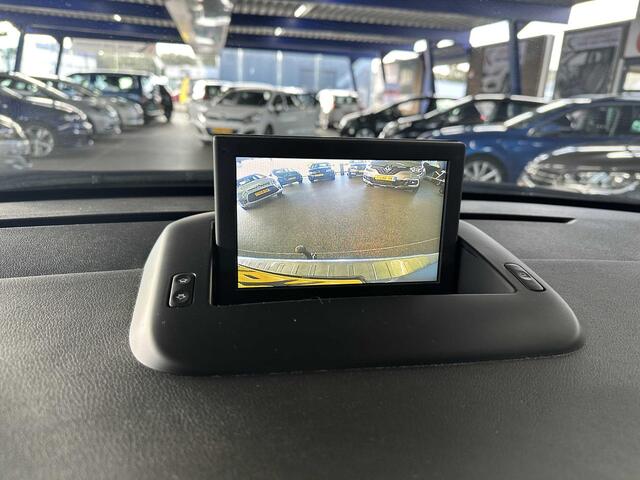 Peugeot 5008 1.2 PureTech Style 7p. Trekhaak | Cruise | Navi | Achteruitrijcamera | NAP