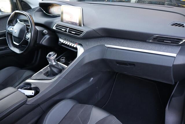 Peugeot 5008 1.2 PureTech Crossway Virtual Cockpit, 7 Persoons, Navigatie, Apple Carplay, Camera, Panoramadak, Cruise control