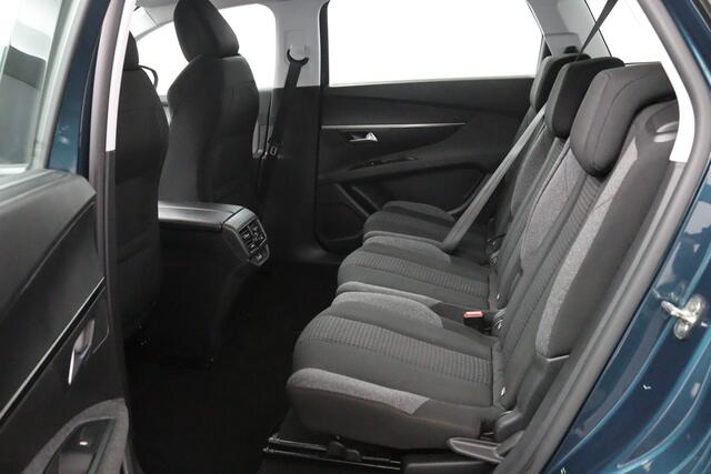 Peugeot 5008 1.2 PureTech*NAVI*CAM*HAAK*CRUISE*ECC*CARPLAY*7PER