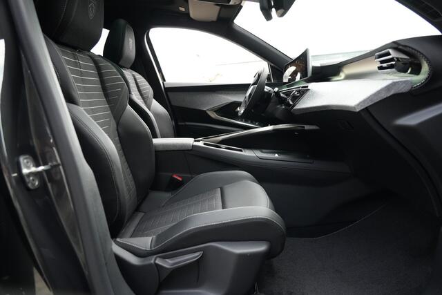 Peugeot 5008 1.2 Hybrid 145 GT 7p 145pk Panoramadak/Navigatie/360Camera