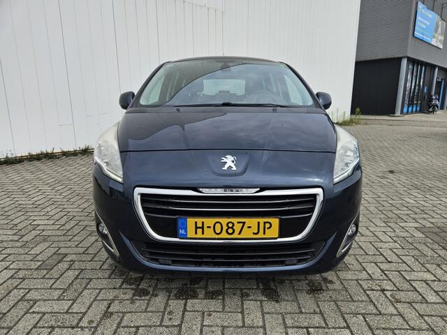 Peugeot 5008 1.2 PureT. Style 5p.