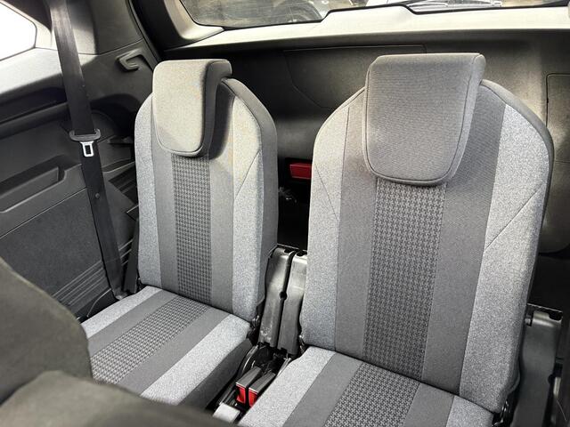 Peugeot 5008 1.2 PureTech Blue Lease Premium Automaat, 7 Persoons, Camera, Stoelverwarming, Parkeersensoren