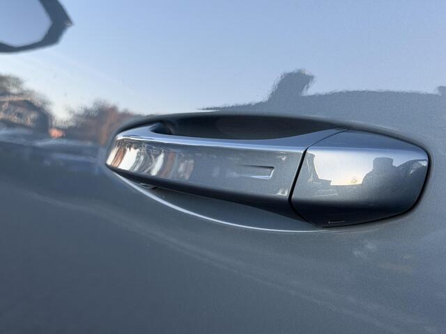 Peugeot 5008 GT 1.2 Hybrid 136PK e-DCS6 Automaat Navigatie, Achteruitrijcamera, Keyless, Elektrische Kofferklep, Stoelverwarming, Stuurwielverwarming