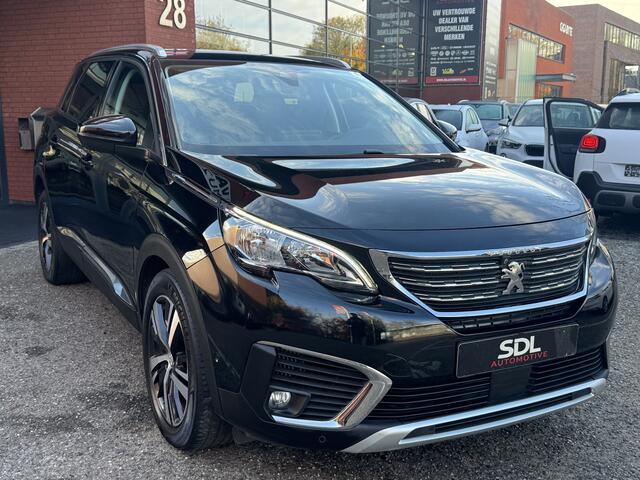 Peugeot 5008 1.2 PureTech Allure // 7 PERSOONS!! // NAVI // CAMERA // CLIMA // CRUISE // LEDER // DODENHOEK SENSOR //