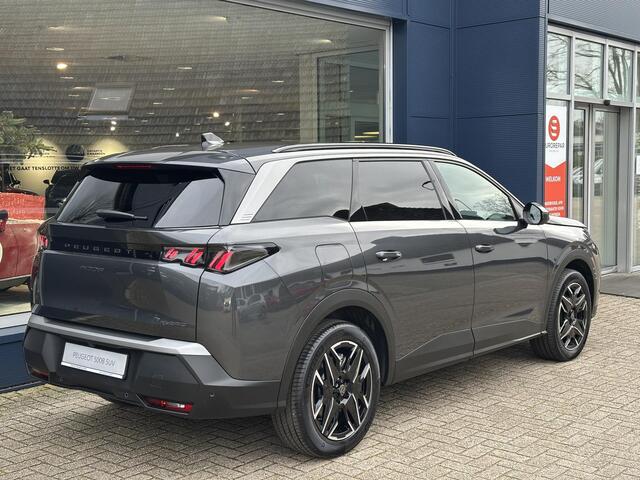 Peugeot 5008 1.2 Hybrid 145 PK Allure | Hybride Automaat | 7 Zitplaatsen | AGR Comforstoel met Stoelverwarming | Afneembare Trekhaak | Navigatie | Climate Control | Cruise Control | Parkeercamera | Keyless Entry | LED Verlichting | Dakrails | 19" Lichtmetalen Velgen |