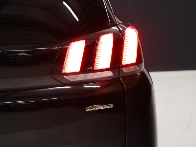 Peugeot 5008 1.2 PureTech Blue Lease GT-Line [TREKHAAK, SCHUIFKANTELDAK, APPLE CARPLAY, ANDROID AUTO, FOCAL, CRUISE CONTROL, ACHTERUITRIJCAMERA, PDC V+A, SFEERVERLICHTING, ELEKTRISCHE ACHTERKLEP, NIEUWSTAAT]