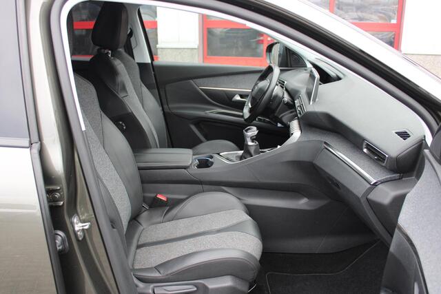 Peugeot 5008 1.2 PureTech Blue Lease Premium 7p/Adaptive Cruise/ nw Distributieriem!