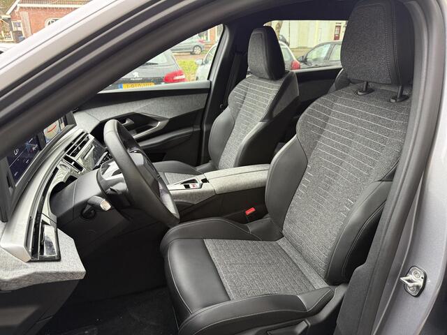 Peugeot 5008 1.2 Hybrid 145 Allure | Climate & Cruise Control | 7-Zitter | Achteruit Rijd Camera | AppleCarplay/ Android Auto |