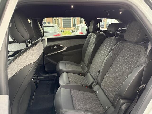 Peugeot 5008 1.2 Hybrid 145 Allure | Climate & Cruise Control | 7-Zitter | Achteruit Rijd Camera | AppleCarplay/ Android Auto |