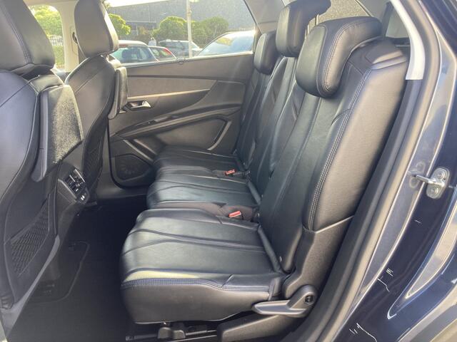 Peugeot 5008 1.2 PureTech Allure 7 Persoons Automaat Leer LED Trekhaak
