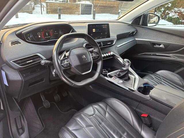 Peugeot 5008 2.0 HDI 2017 Grijs Kenteken 2017 Trekhaak