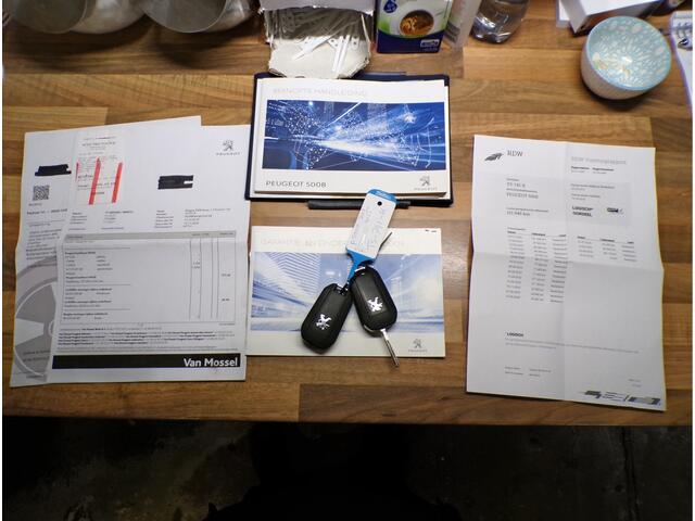 Peugeot 5008 1.2 PureTech Access 7 PERSOONS.... ORG KM NAP AANTOONBAAR 7 PERSOONS.....