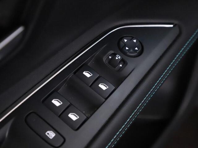 Peugeot 5008 1.2T 130pk Automaat 7Pers Allure Trekhaak/Camera