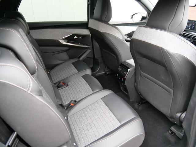 Peugeot 5008 1.2 Hybrid 136 Pk Allure 7 persoons Automaat Camera / 19 inch / DAB / Apple Carplay