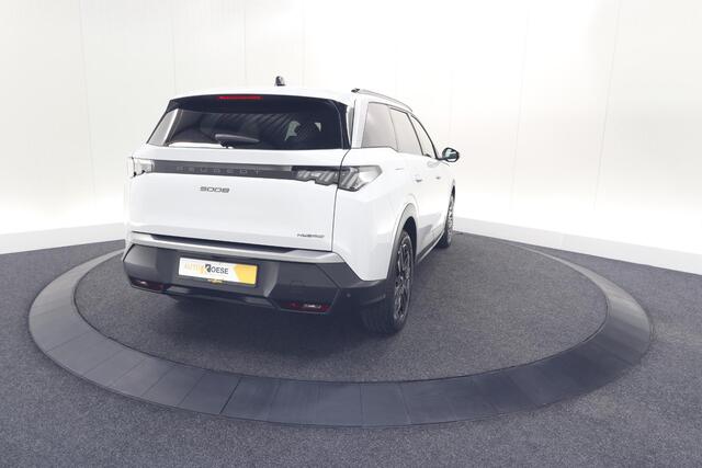 Peugeot 5008 Hybrid 136 e-DCS6 Allure | 7 Zitplaatsen | Camera | Stoelverwarming | Panoramic Navigation pack