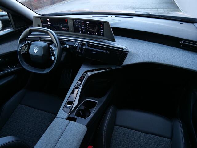 Peugeot 5008 1.2 Hybrid 145 Pk Allure Automaat 7-persoons / DAB / Apple Carplay / Camera