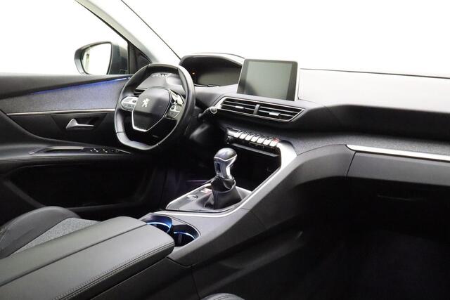 Peugeot 5008 1.2T Blue Lease Premium | 7-persoons | Keyless Entry & Start | Afneembare trekhaak | Elektrische achterklep | 19'' LM Velgen | Camera | Navigatie | Climate Control