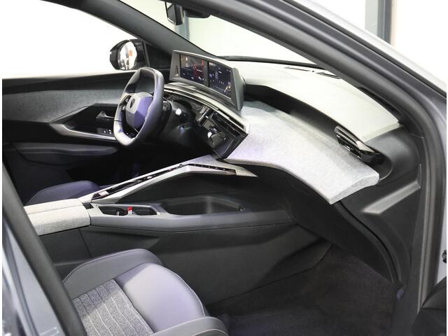 Peugeot 5008 1.2 Hybrid 145PK Allure | 1ste eigenaar | Camera | AppleCarPlay/AndroidAuto | Cruise Control | Climate Control | Camera | 7 PERSOONS! | Navigatie | Isofix | Parkeersensoren | FULL LED | Privacy Glass |